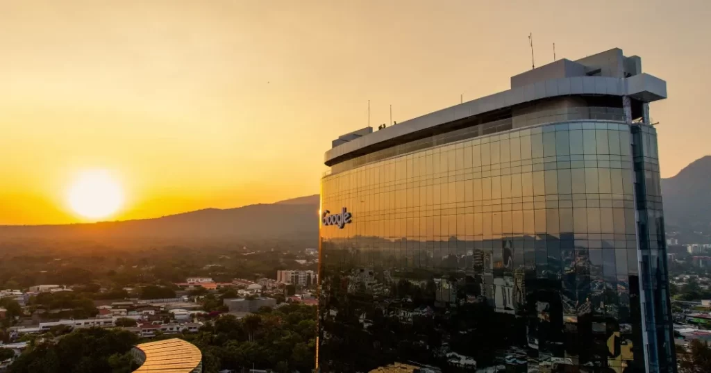 Google inaugura nuevas oficinas en El Salvador