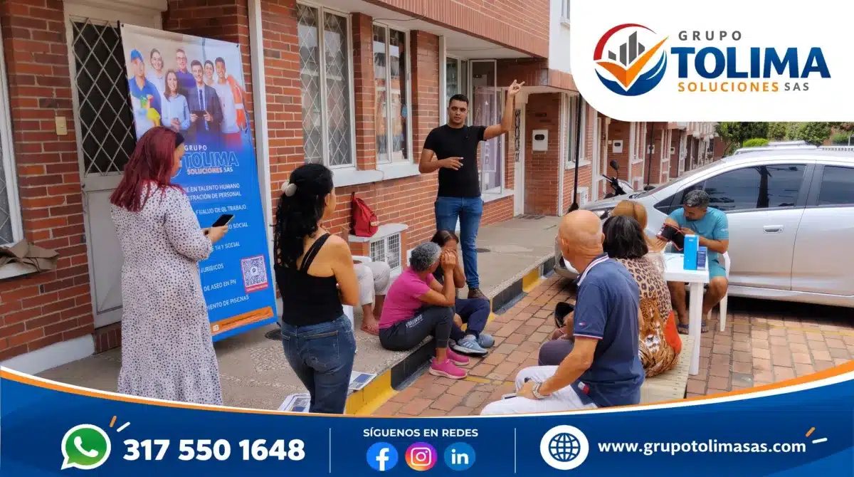Luis Felipe Ruiz liderando una jornada de formalización y diálogo comunitario con el Grupo Tolima en una zona residencial